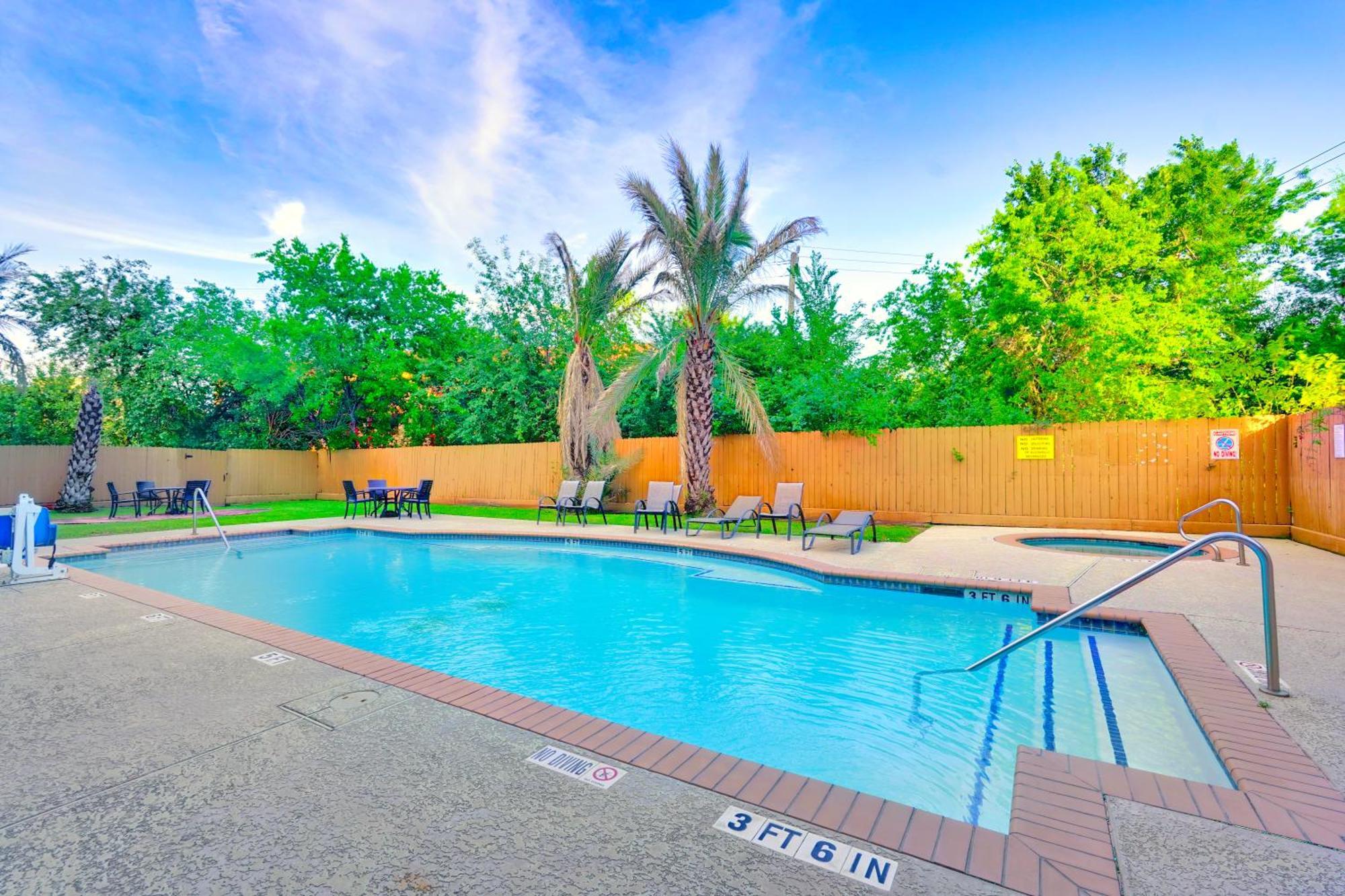 La Quinta By Wyndham Houston Hobby Airport Hotel Exterior photo